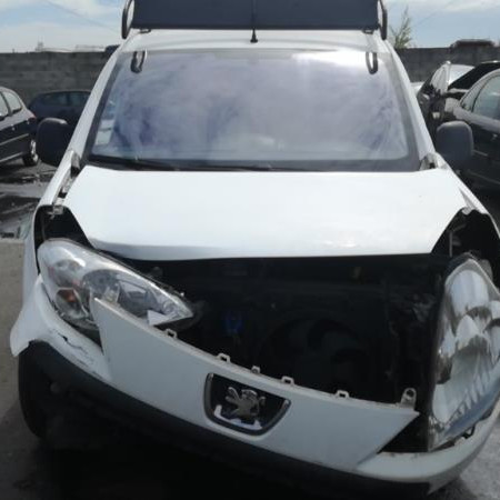 Vehicule-PEUGEOT-PARTNER-II-2008-PARTNER-II-FOURGON-2008-Fourgon-Pack-CD-Clim-1-6-2009-4a023f4872a6ba7428e52631fe1fc5c540092ce75e5fba5e3022a4d978577eb9.jpg