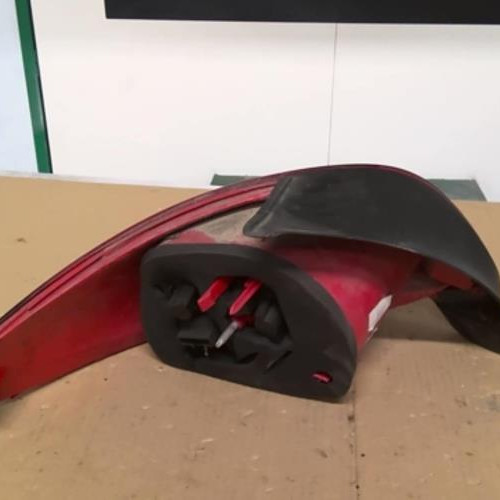 Piece-Feu-arriere-principal-droit-%28feux%29-6351GV-PEUGEOT-206-1.1i--8V-0ffa3cff697d6e159faaa0608b13f2d0c8047e76fffa789c8db68a9b95bbc3b4_mtn.jpg