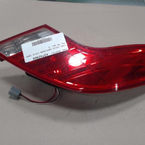Piece-Feu-arriere-secondaire-gauche-%28feux%29-1704954-FORD-FOCUS-2-PHASE-1-CABRIOLET-2.0i--16V-129121d67f704b95820c00e5d800e159583447408065cdcf39cc460ef6ea57b0_mtn.jpg