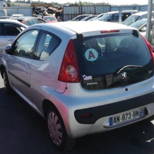 Vehicule-PEUGEOT-107-PHASE-1-1-2006-a87016c27877a4b7d6044a74c1d47cd1ade60a36b50b740259209ae6ba0a67c8_mtn.jpg