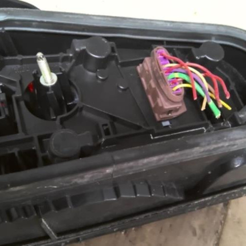 Piece-Feu-arriere-principal-droit-%28feux%29-6351H7-PEUGEOT-306-PHASE-2-1.8i--16V-73f3497be0ecf79a911dea95993cee68fb5a96ddf544870e6470374504d3c09b_mtn.jpg