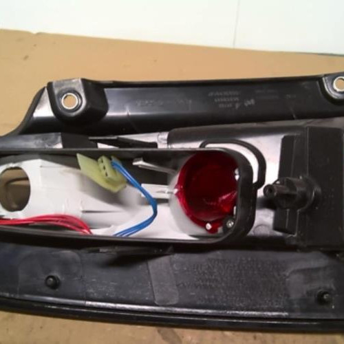 Piece-44532217-Feu-arriere-principal-droit-0000051927096-FIAT-PUNTO-EVO-3-1.4i--8V-b7eee7b3b6f3b1027b9c2ac812bff2553dc0e5e7a951b4f38bb8a9d128d7564e_mtn.jpg
