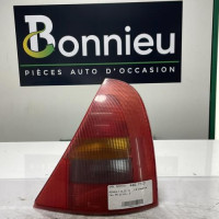 Piece-Feu-arriere-principal-droit-%28feux%29-7700410518-RENAULT-CLIO-2-PHASE-1-88dc8279e0e2828ae12acad9f18eb1720af95e678113e7d85c57b17b70a7a8d7_mtn.jpg