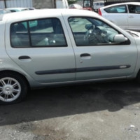 Vehicule-RENAULT-CLIO-II-1-6-2000-b8e78a8fcbf6e9219d3f8da52f30f2fe0e4f21386df97532cac3a640d56c3627_mtn.jpg