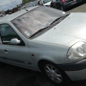 Vehicule-RENAULT-CLIO-II-1-6-2000-ec2e750b306b3803ce290caf2b22aacacdc8fabf6b52ac85d065a0a68cd1083b_mtn.jpg