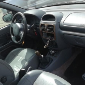 Vehicule-RENAULT-CLIO-II-1-6-2000-1ae20de1fff33a50e73cf69e009acf9f8ddd63ce2083d57da4330a4e3c189289_mtn.jpg