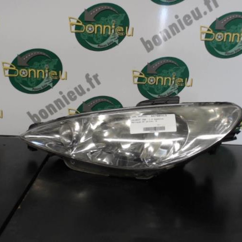 Piece-Optique-avant-principal-gauche-%28feux%29%28phare%29-6204S9-PEUGEOT-206-Essence-a0015575238ec643c3dc8ba43aa34daa8c82de73c44f7ab402031e19e386c483_mtn.jpg