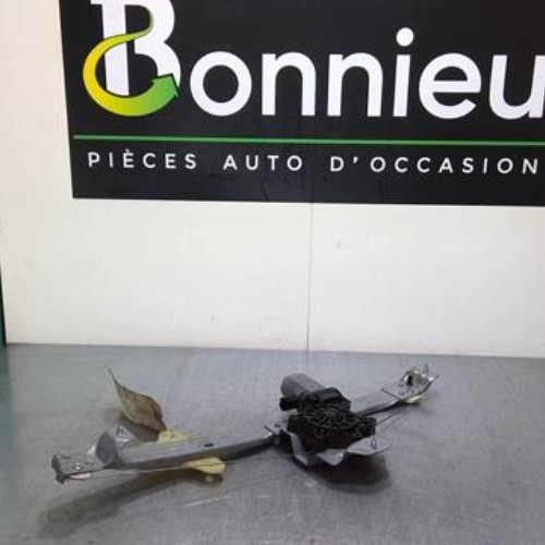 44964556-a934ca4f-2aa8-4f76-947b-643122bbb4d4-Piece-44964556-Moteur-leve-vitre-avant-gauche-807213867R-RENAULT-CLIO-4-PHASE-1-15-DCI-8V-TURBO-55f8a33c6a050708e04e7fe8601e802c88a07fe57032bf5b3815c88b6e4fb567_m.jpg