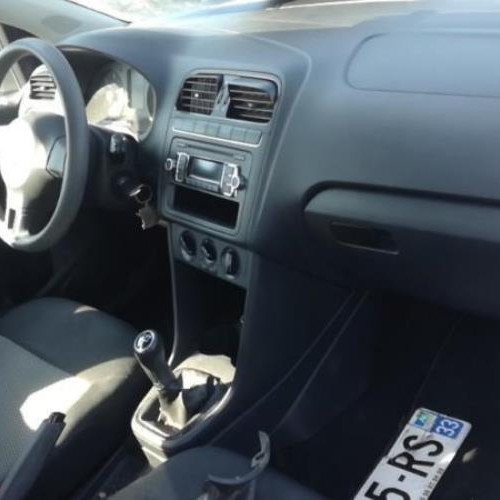 Vehicule-VOLKSWAGEN-POLO-III-%286N1-6V%29-POLO-3-1-2-2012-02b6dabcec8866fdb7baecb6cb0a0a448811712a330e38e09a82f6e79aafaf34_mtn.jpg