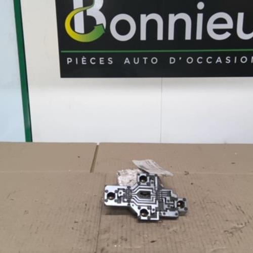 Piece-46022281-Platine-feu-arriere-droit-RENAULT-SCENIC-1-PHASE-2-1.9-DCI--8V-TURBO-a9bef0c7b3da31681c5b2eca82a2743aed8b6c29988dc1a6c75dcf4c4543a813_mtn.jpg