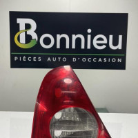 Piece-Feu-arriere-principal-gauche-%28feux%29-8200917488-RENAULT-CLIO-2-PHASE-2-8858a17ebf5727b93842239e7f80aa7a00054cb66f402597b0ec739c1a8788ae_mtn.jpg