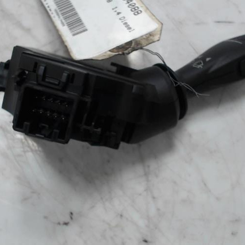Piece-Commodo-dessuie-glaces-FORD-FIESTA-6-PHASE-1-Diesel-fa8bcd8b5836fbf5a09d122709f6b3115e082ffab73eca24f854ebfa833a9b1b_mtn.jpg