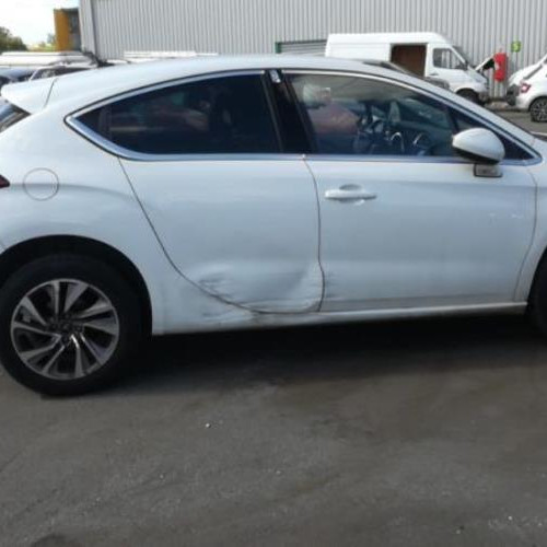 Vehicule-CITROEN-DS4-2-2014-f28a0078b8d7d0b908ff73de36a74dc4746a5b0ddf8243905083efe695866d62_mtn.jpg
