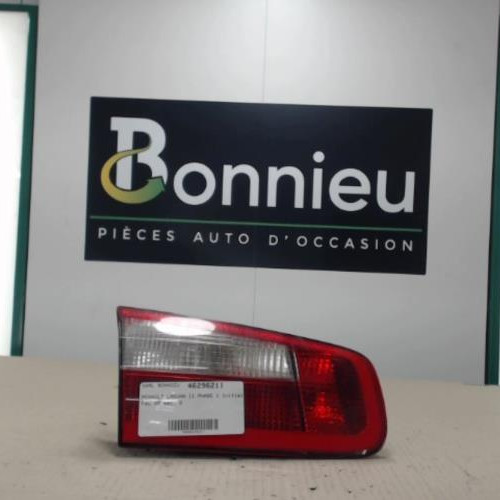 Piece-Feu-arriere-secondaire-gauche-%28feux%29-8200002475-RENAULT-LAGUNA-2-PHASE-1-Essence-302e743bfc8f23b88248dbf788128e0c4325bda68db7d12133782b14c880a326_mtn.jpg