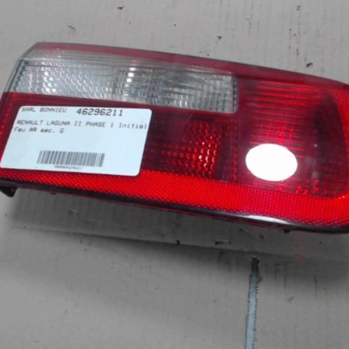 Piece-Feu-arriere-secondaire-gauche-%28feux%29-8200002475-RENAULT-LAGUNA-2-PHASE-1-Essence-b3ebfaf1e48d8b7c5b4c51e7d33596f0e65c4d0a5d06bfbcdd444423a820e58a_mtn.jpg