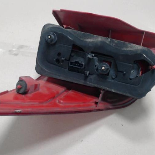 Piece-Feu-arriere-principal-droit-%28feux%29-6351V5-PEUGEOT-1007-1.4i--8V-f39e6251590970e050b2aedf026a7bd0fa3fbeb932ee69345aceb41f9709ff4d_mtn.jpg