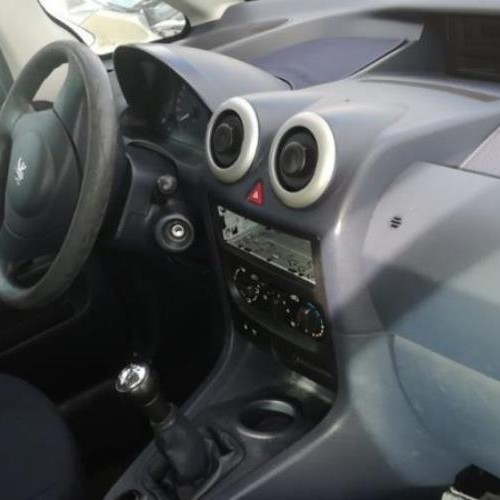 Vehicule-PEUGEOT-1007-Avant-Premiere-Dolce-1-4-2005-d637095a5a4a8eb9f5ef0894b709eb6f5b3355c3c6adb58501b62c4cf932845b_mtn.jpg
