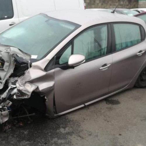 Vehicule-PEUGEOT-208-Access-1-6-2012-e0fa456f3b6edcc0adb26d5d96f189587992db1ff4e0fa6ddaf896ea0414c7f6_mtn.jpg