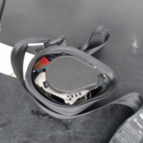 Piece-Ceinture-avant-droit-RENAULT-CLIO-IV-Diesel-6eca96640a0f758e2b00ecc85142d2677bafc21eb447442e8460e14d412bec2f_mtn.jpg