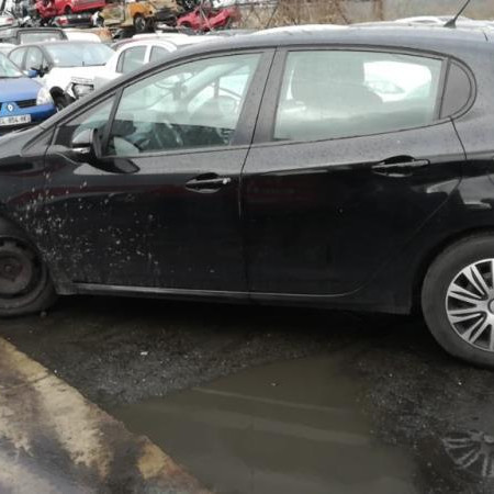Vehicule-PEUGEOT-208-Access-1-4-2013-f2efa1b5f6cb664543c85e0406c6845e505a34d99233b5fec1c637cb8a7ac278.jpg