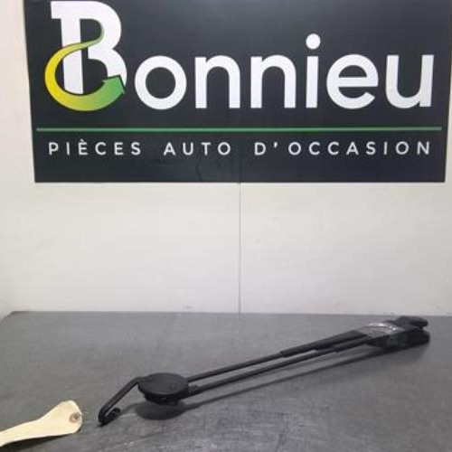 Piece-Bras-essuie-glace-avant-RENAULT-TWINGO-2004-Essence-cfe9afe7995f944adb08cb838cd455edaa6f2f8285819e8118fb7f2e93f4e646_mtn.jpg