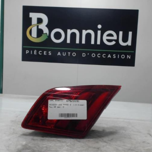 Piece-Feu-arriere-secondaire-droit-%28feux%29-9677818280-PEUGEOT-308-2-PHASE-1-1.6-BLUE-HDI--8V-TURBO-ad7675a9db1432fe2c60c2ed6bb7cc486c335f0fb7c5f35603e3ecf33cf9c751_mtn.jpg
