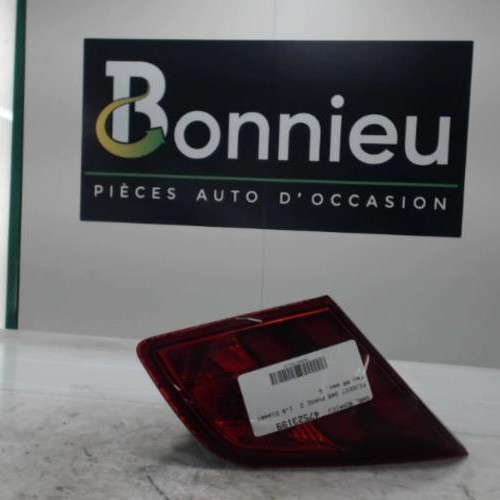 Piece-Feu-arriere-secondaire-gauche-%28feux%29-9677818380-PEUGEOT-308-2-PHASE-1-1.6-BLUE-HDI--8V-TURBO-8f5ce1a511bdd19c6a802b9d7b862c083701add0be231853560cf44a10d43671_mtn.jpg