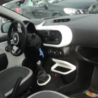 Vehicule-RENAULT-TWINGO-1-2016-ee8cd41fa7f9ad396e8f85692f022e23506228d38f4f79dfee56bf307c14749a_mtn.jpg