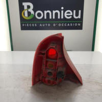 Piece-Feu-arriere-principal-droit-%28feux%29-7700410518-RENAULT-CLIO-2-PHASE-1-9353e4cb370c19f2e03853bc34dfc440674e59f46127a821846a56f0bf22d298_mtn.jpg