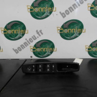 Piece-Interrupteur-de-leve-vitre-%28Bloc-complet%29-RENAULT-MEGANE-III-PHASE-2-bbb09e70ffa0a72d9188377a2529f625f43417aaad032dd42b65df9cde03c0dd_mtn.jpg