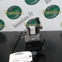 Piece-Bloc-ABS-%28freins-anti-blocage%29-RENAULT-MEGANE-III-PHASE-2-323f83314870ad3c5c5ad56daee006500a2ac0e7ab68642abfd4f335c47f843c_mtn.jpg