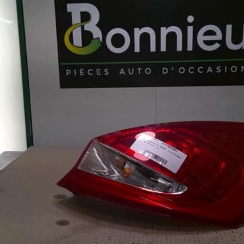 Piece-Feu-arriere-principal-droit-%28feux%29-1709552-FORD-FIESTA-6-PHASE-1-1.6-TDCI--16V-TURBO-0f831d912871bd24d68e76176e83d5e783d2cb07335bd7527b1f6dbe2504c9a7_mtn.jpg