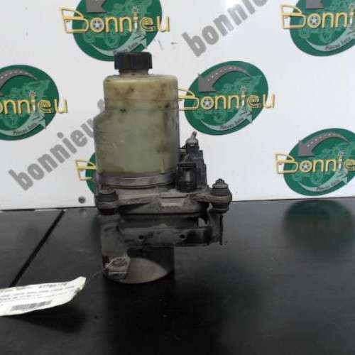 Piece-Pompe-de-direction-1743471-FORD-FOCUS-2004-2008-FOCUS-2008-Diesel-a988bd389006d896f04b7bb9fcdfa292d80d6fabcd87c13e6d41fb04947ff2a4_mtn.jpg