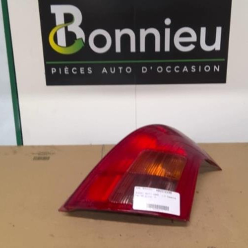 Piece-48223339-Feu-arriere-principal-droit-SUZUKI-SWIFT-3-1.3i--16V-d0eb4dbd565f124f3c4c1c7e6858c6753febcdc84504b4a6da34a6a59c8bf954_mtn.jpg