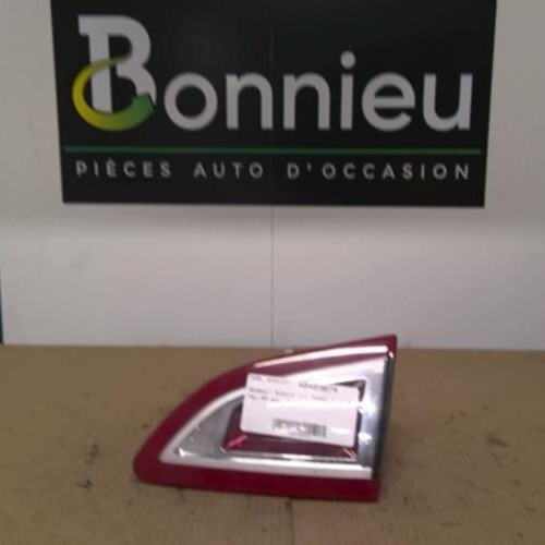Piece-Feu-arriere-secondaire-droit-%28feux%29-265500018R-RENAULT-SCENIC-3-PHASE-1-1.9-DCI--8V-TURBO-3a24e102d225663ee5b8f03ca64ef6f41b7b3048b84b2ae21eafd1f62cfbd9c2_mtn.jpg