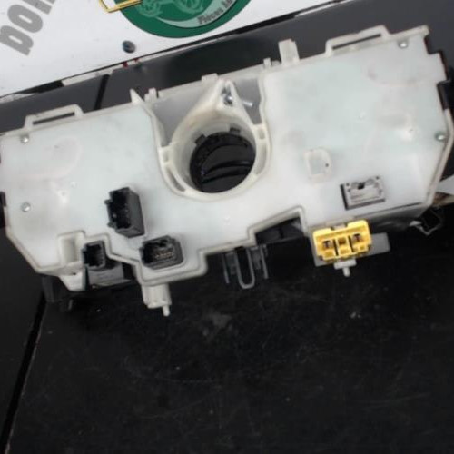 Piece-Commodo-RENAULT-SCENIC-III-PHASE-1-Diesel-a33b0b3a139b6aecae3155a6768455171608d54cf7bce86d23695f4cdbad9e48_mtn.jpg