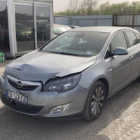 Vehicule-OPEL-ASTRA-J-2012-e855440cc2ce1053074f28d40bfc81178076543d9624c23ce2723d5223b7470c_mtn.jpg