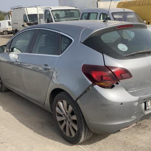 Vehicule-OPEL-ASTRA-J-2012-21ab2d5b65db7d142049fed858a5f910664b9ee088310096f73ac9dcafc889b0_mtn.jpg