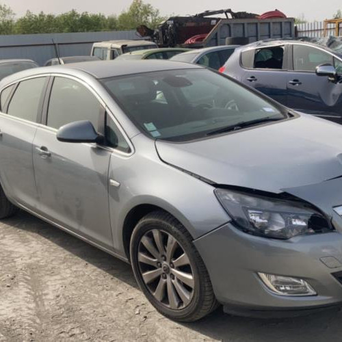 Vehicule-OPEL-ASTRA-J-2012-f7c95408f4c0eff1324f5c05fd7ba5c3d6f08e77c1dbbd1728fcb3d2629d428c_mtn.jpg