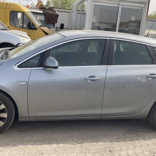 Vehicule-OPEL-ASTRA-J-2012-af5b11080f7809cbe146e520c4c0a48f4be2a471897b5a17c4f815a6cf5e2a1d_mtn.jpg