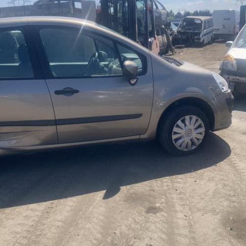 Vehicule-RENAULT-GRAND-MODUS-2012-3820e04456703e9eaf5bd49f73789c8252606146367bb4d2d0892eaaa7b55c85_mtn.jpg