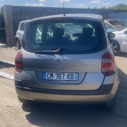 Vehicule-RENAULT-GRAND-MODUS-2012-98c4e0112fec5da24f139a292fdeaa4bf84d75215fd3af3ca69aea1611da0369_mtn.jpg