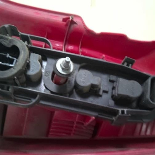 Piece-Feu-arriere-principal-gauche-%28feux%29-6350Y0-CITROEN-C2-PHASE-1-1.1i--8V-ffd13434c2760f90f452e43f7b74ad5c952431c9ff39b9fbb49a558a5aa1e262_mtn.jpg