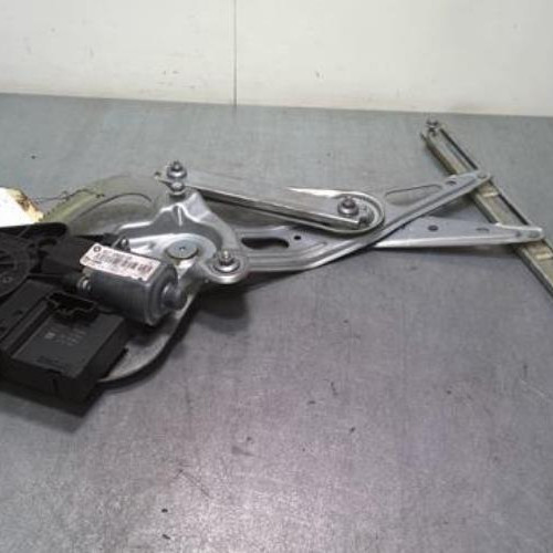 49193671-e78b96ba-a890-4772-9e49-300e9a0a1911-Piece-49193671-Moteur-leve-vitre-arriere-droit-827303178R-RENAULT-GRAND-SCENIC-3-PHASE-1-19-DCI-8V-TURBO-4f78681f2449134a33c3014c69125d1b81f9edbaff90e4b6526be7af8746fda1_m.jpg