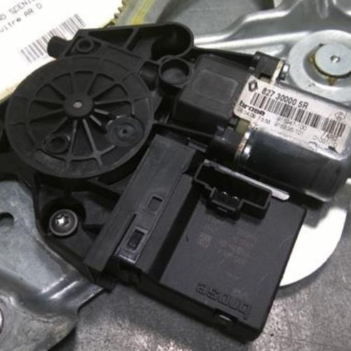 49193671-2366957c-a879-4f76-9faf-0fe1617bf74e-Piece-49193671-Moteur-leve-vitre-arriere-droit-827303178R-RENAULT-GRAND-SCENIC-3-PHASE-1-19-DCI-8V-TURBO-422a4b04677cadb1a70c92ed0aead1beced4029660b195e99ec94183cafb1c74_m.jpg