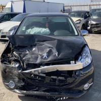 Vehicule-PEUGEOT-208-Access-2014-ec0240aaceebd4af6d313fb3bfcebd0e251c2e10e3cad71460db824c85850819_mtn.jpg