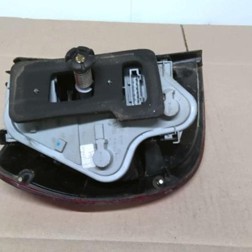 Piece-49561262-Feu-arriere-principal-droit-5Z0945112-VOLKSWAGEN-FOX-1.2i--6V-fa2d8ac2fd3bd7ff853e7366db2012cac82220b2adfd5bdbed183b7c0e796a82_mtn.jpg