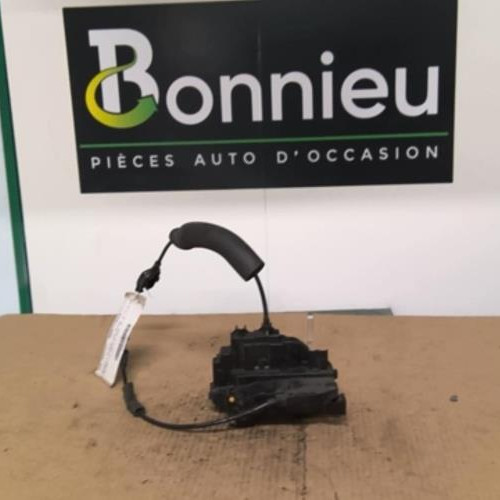 Piece-Fermeture-centralisee-avant-droit-RENAULT-MEGANE-3-PHASE-1-1.5-DCI--8V-TURBO-3df20f9c9ba6c2c6bd68e8eaf5d89554b08238c2cb99e6bfcbe9a18e6aa0ff97_mtn.jpg