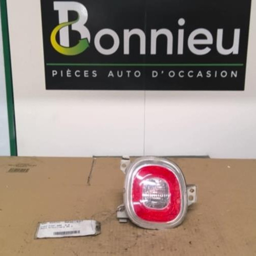 Anti brouillard arriere droit
