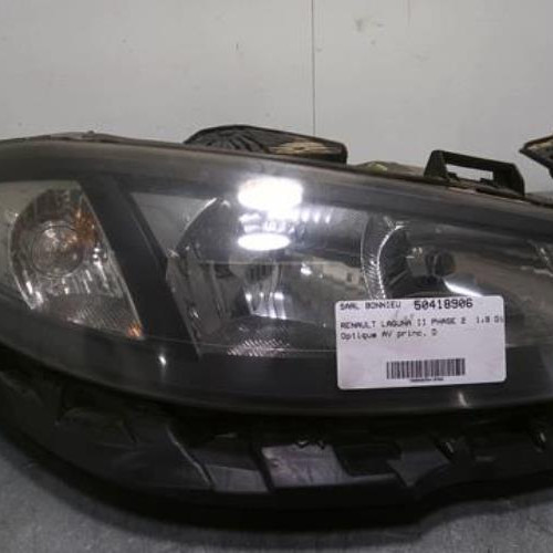 50418906-99c15466-bfde-4529-8cb5-68ea766ed76a-Piece-50418906-Optique-avant-principal-droit-7701061671-RENAULT-LAGUNA-2-PHASE-2-19-DCI-8V-TURBO-52dc258d8485ca16ef4c8c006f5f37f9b9a2ef641f99da4c6649f2443fae3706_m.jpg